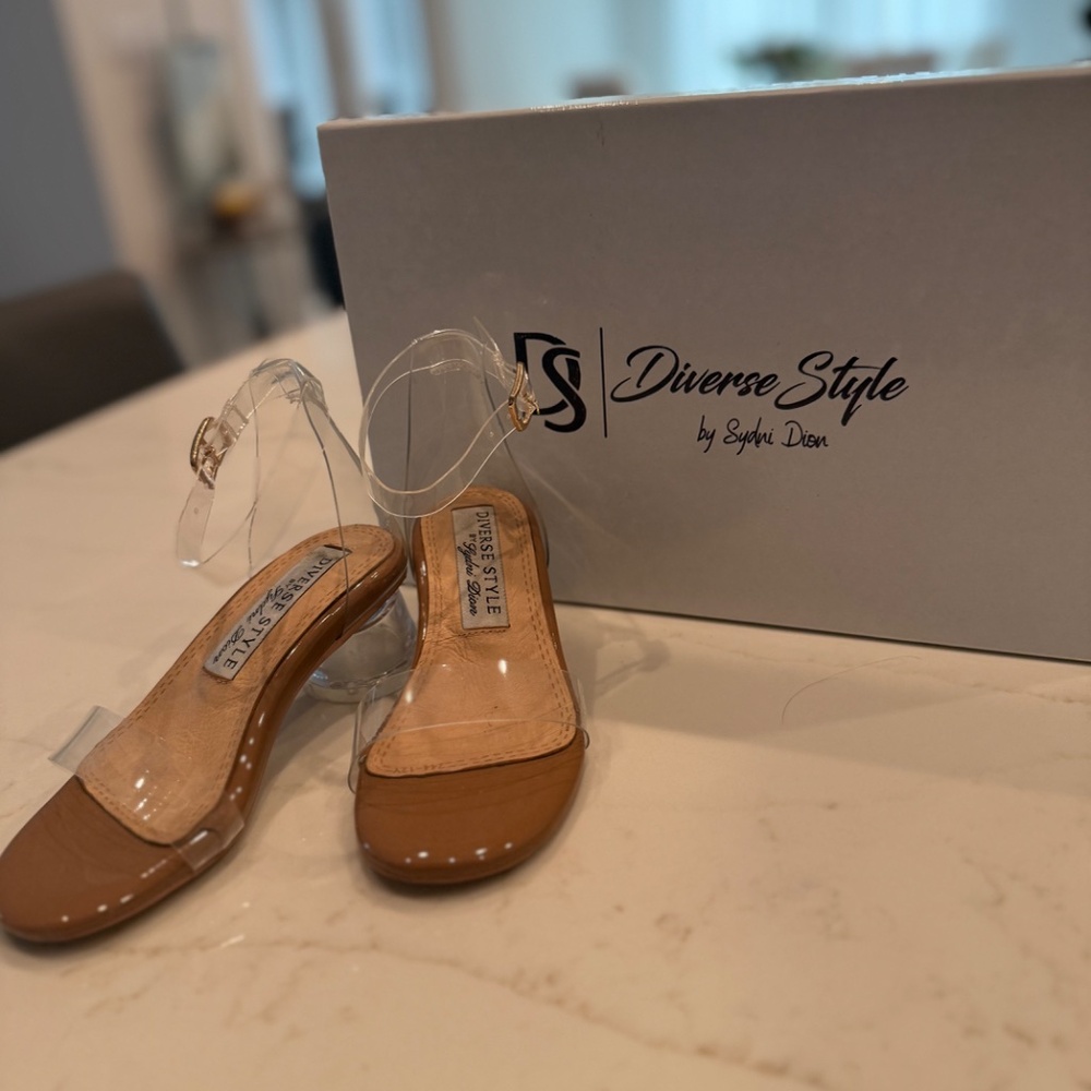 Diverse Style Cinderella Heel - Picture 2 of 2